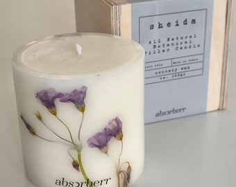 Klassische Stumpenkerze in der Geschenkbox - CocoSoywachs mit getrockneten Blüten