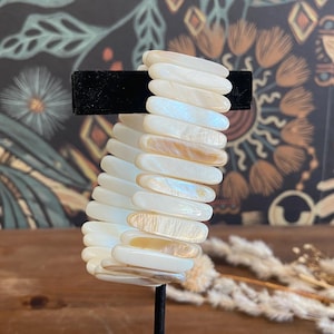 Vintage Mother of Pearl Oblong Shell Stretch Bracelet, Boho Beachy Bangle