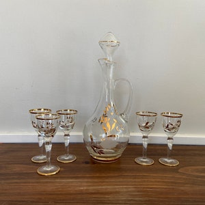 Vintage Romania Crystal Glass Decanter Stopper and 5 Cordial Glasses, Barware Set, Gold Floral Etched Decanter, MCM Gold Rimmed Glass