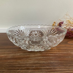 Vintage Clear Pressed Glass Bowl with Ruffled Edge, Pretty Catchall Bowl, Vintage Anchor Hocking Star Berry Bowl