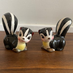 Vintage Stinktier Salz und Pfefferstreuer, Stinktier Figur Dekor, Tier Küche Dekor, Retro Küche, Schwarz und Weiß Esszimmer Tisch Dekor
