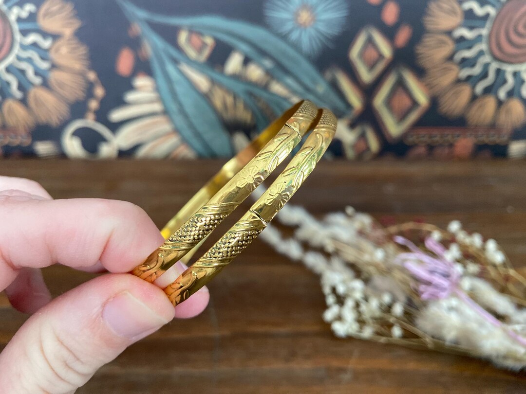Set of 2 Slender Simple Minimalist Gold Tone Bangles With Flower Design ...
