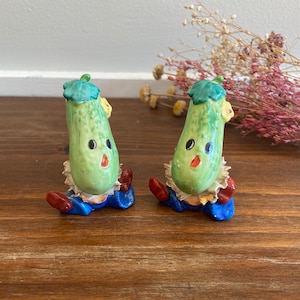 Vintage Green Lusterware Singing Surprised Pickles or Cucumber Salt and Pepper Shakers, Quirky Hostess Gift, Retro Kitchen, Dressed Up Fruit