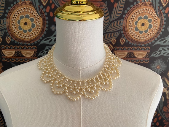 Vintage Scalloped Faux Pearl Choker Bib Collar Wedding Necklace, Vegan Estate Jewelry, Ivory Bridal Necklace, Elegant Statement Piece