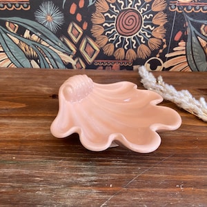 Vintage Large Ceramic Light Pink Coral Sea Shell Soap Ring Trinket Change Dish, Large Shell Sculpture, Tiny Vanity Tray, Soap Caddy