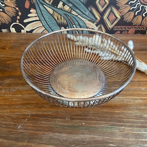 Vintage Fisher Silver Plate Round Bread Baskets, Wire Boho Bread Basket, Small Oval Fruit Bowl, Farmhouse MCM Table Decor