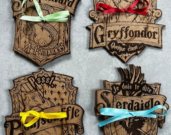 Besondere Ankündigung: Harry Potter, Gryffindor, Slytherin, Hufflepuff, Ravenclaw, Schwangerschaft, Geburt, Wunsch, Pate, Heirat, Patentante