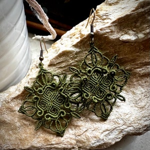 Filigree macrame earrings