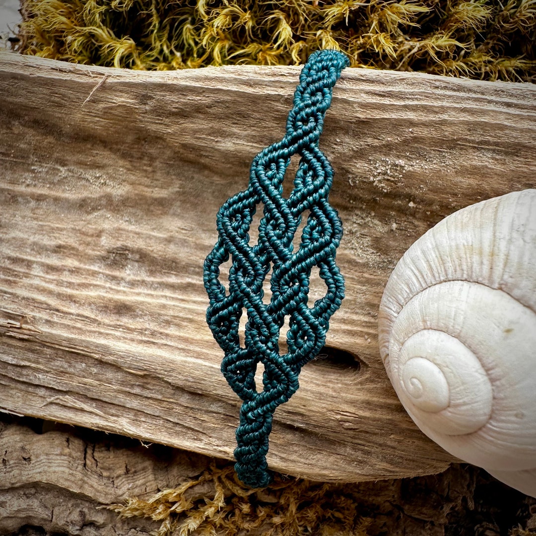 Celtic knot hotsell macrame bracelet