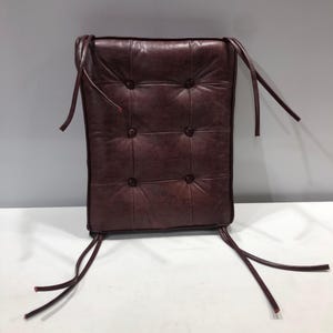 Custom Tufted Faux Leather Chair Pad: Stylish Seating Cushion