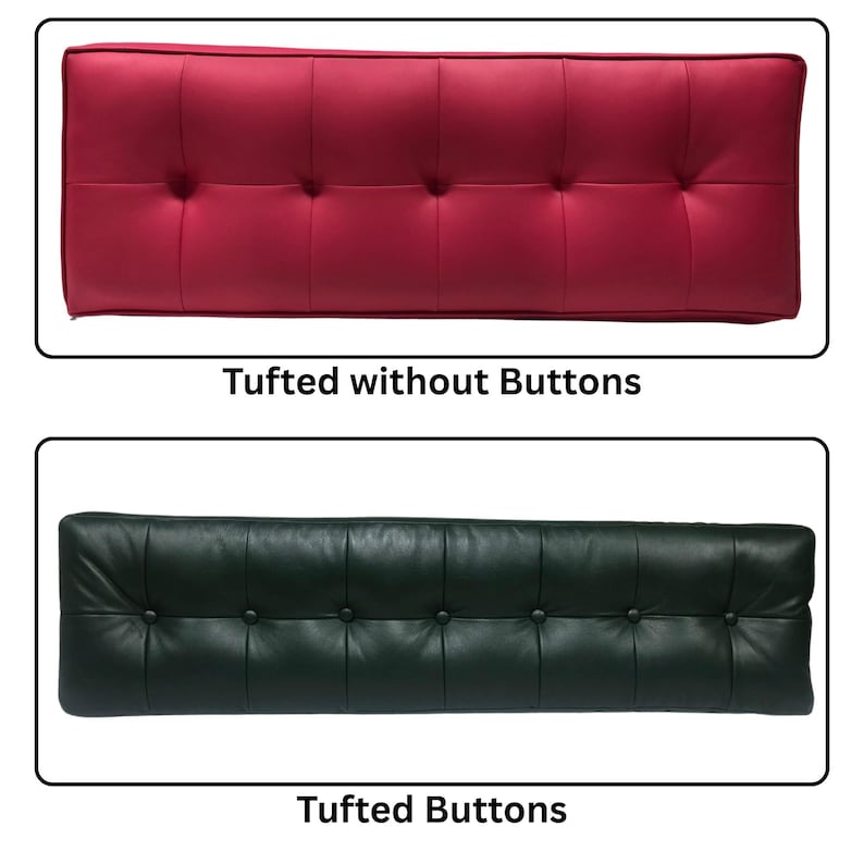 K&ouml;nnte beinhalten: Ein rechteckiges magentafarbenes Kissen mit getufteter Oberfl&auml;che ohne Kn&ouml;pfe, beschriftet mit Tufted without Buttons, und ein rechteckiges dunkelgr&uuml;nes Kissen mit getufteter Oberfl&auml;che mit Kn&ouml;pfen, beschriftet mit Tufted Buttons.