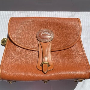 Vintage Dooney & Bourke Kiss Lock Coin Purse ~ Red Brown Trim Pebbled  Leather 