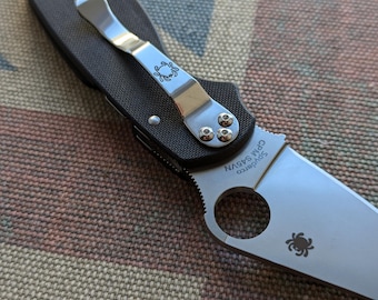 Spyderco Paramilitary III - Vis uniquement : 3 vis à six pans creux + 1 vis supplémentaire pour le clip de ceinture