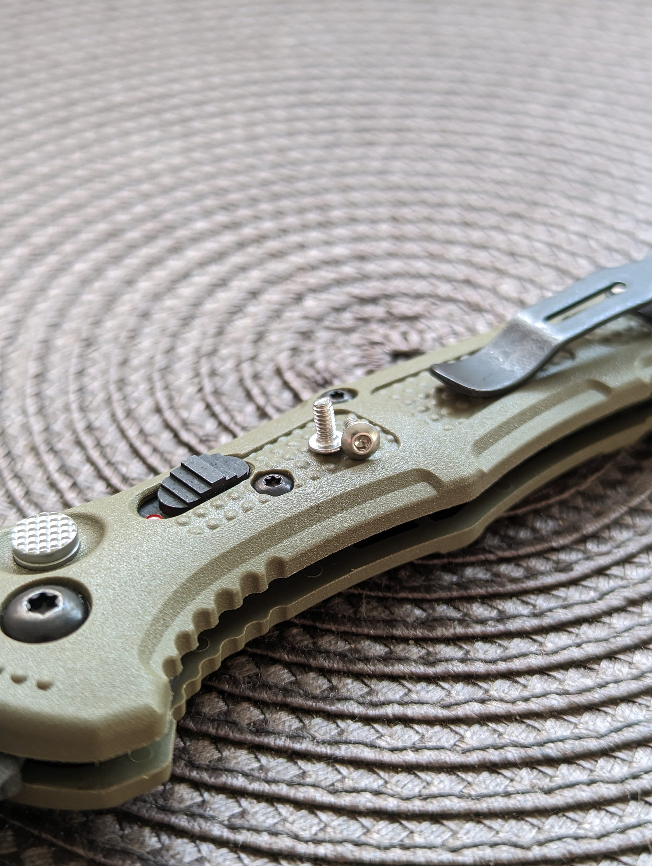 人気便利グッズ ONLY SCREWS Mini Claymore Benchmade Model HEX 2 Knife テント・タープ