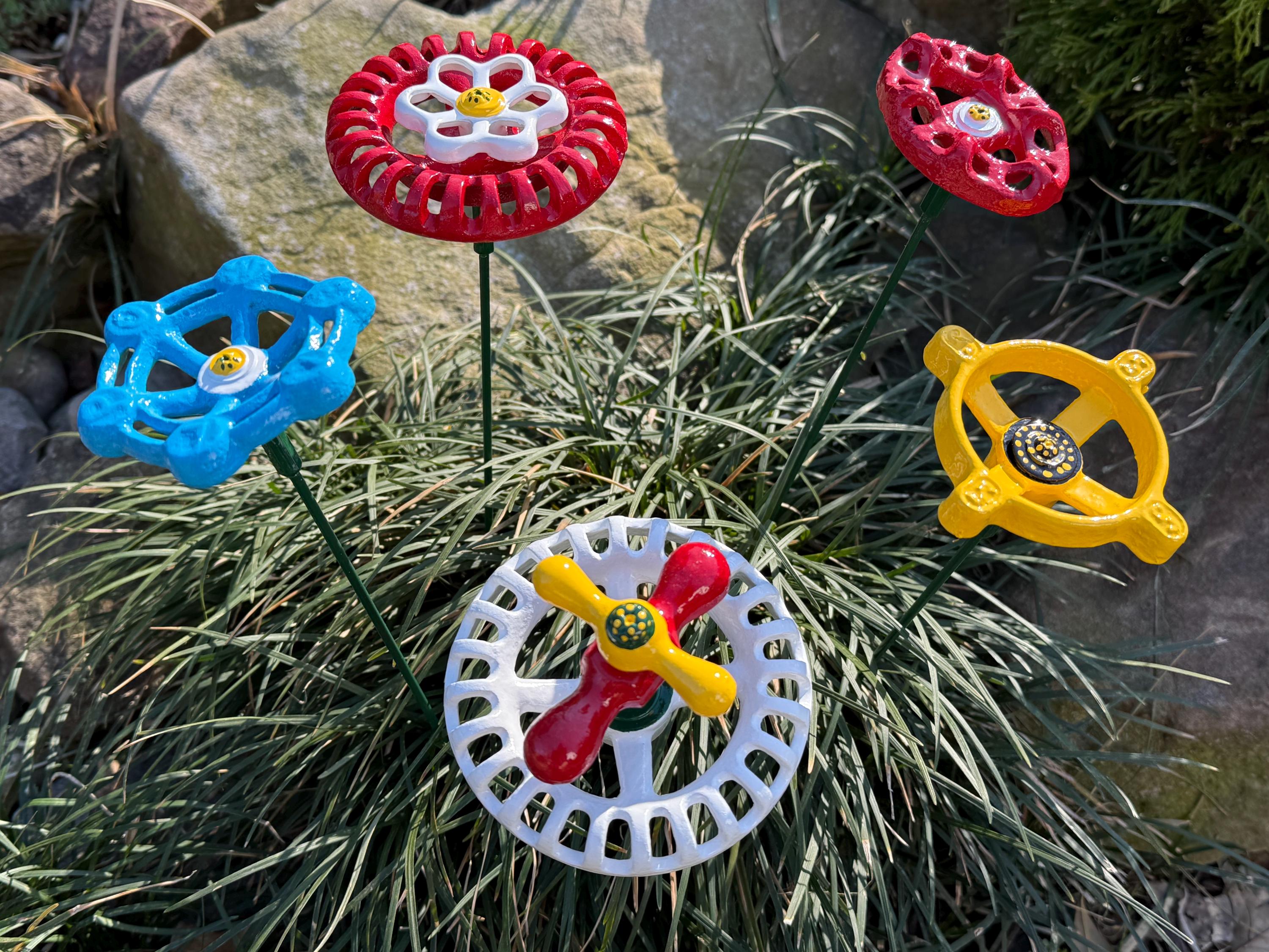 Set of 5 Unique Assorted Metal Flowers, Large and Medium, W/20