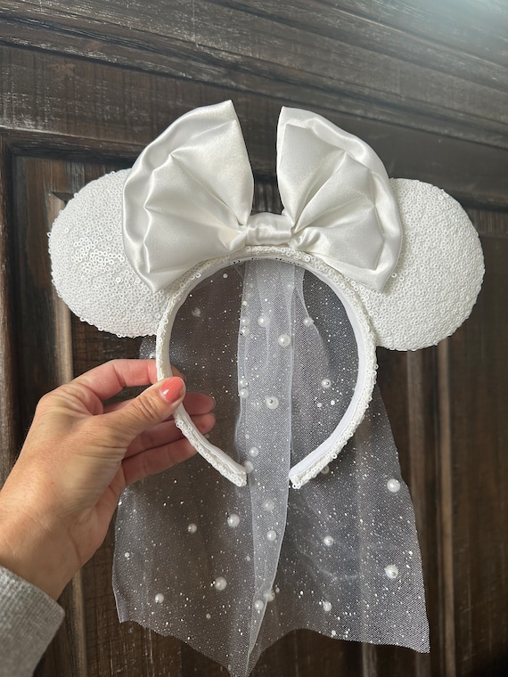 Bridal Minnie Mouse Ears, Pearl Disney Ears, Elegant Wedding  display picture 2