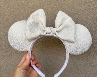 Pearl Minnie Mouse Ears, Cream & Silver Bridal Disney Ears, Bridgerton Neutral Mickey Headband