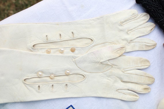 Vintage Ladies Elbow Length Leather Gloves - image 2