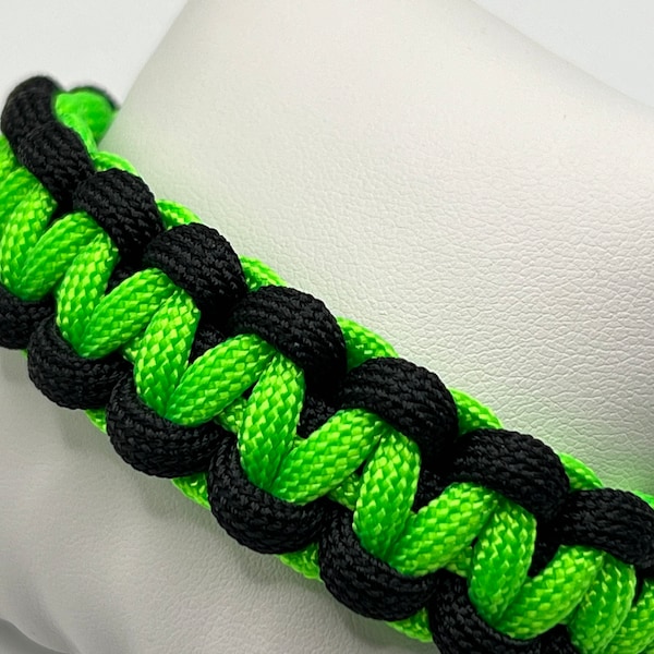 Paracord Armband Erwachsene „black green attack“