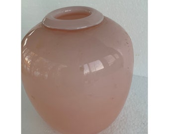 L Laso Art Nouveau design per Mikasa vaso moderno in vetro rosa firmato