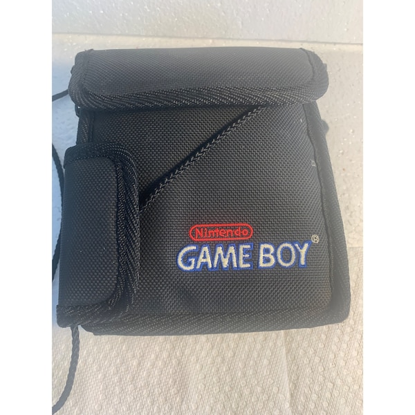 Official Game boy carry case very good condition