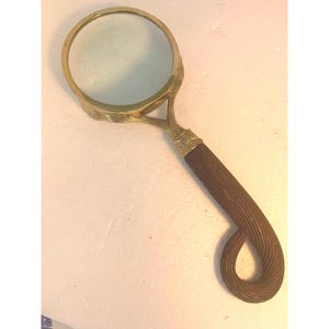 Vtg Large brass magnifying glass 14”  x   5 “round