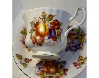 VTG Royal Albert Harvest Fruit bone China theekopje en schoteltje