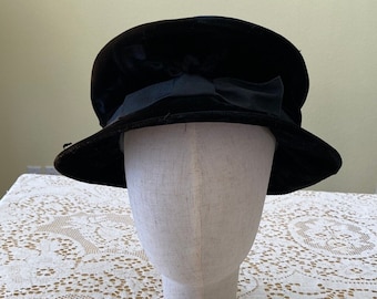 1940s/50s Black Velvet Cloche Hat - Etsy