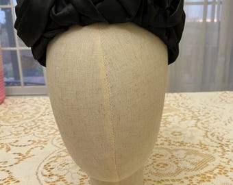 Vintage 1950s Black Satin Rosette Turban Hat | Sculpted Ribbon Evening Hat | Classic Mid-Century Cocktail Fashion | Retro Glam Pillbox Hat