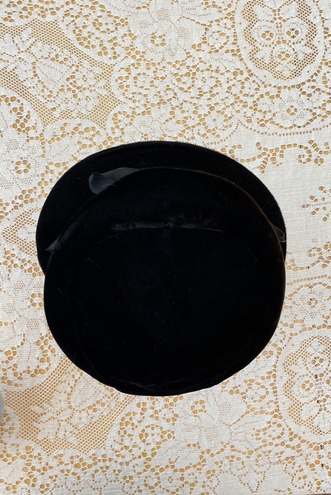 STYLISH VINTAGE BLACK VELVET RETRO CLOCHE - GROSGRAIN BAND + LARGE JEWEL HATPIN Vintage-PEACHBLOOM-Velour-  main image 2