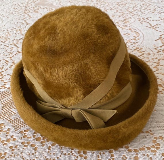 Vintage Cloche Hat: Golden Brown Fur Felt, Austrian Made - Etsy display picture 1