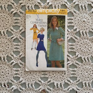 Simplicity Pattern #9810 (1971) Misses Mini-Dress ... Ungt samtida mode OKLIPPET