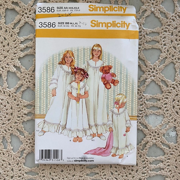 Simplicity Pattern 3586 (2007) Child's and Girls' Nightgown and Slippers UNCUT