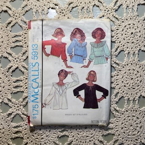 McCall&#39;s Pattern 5913 (1978) Misses&#39; Set of Blouses UNCUT