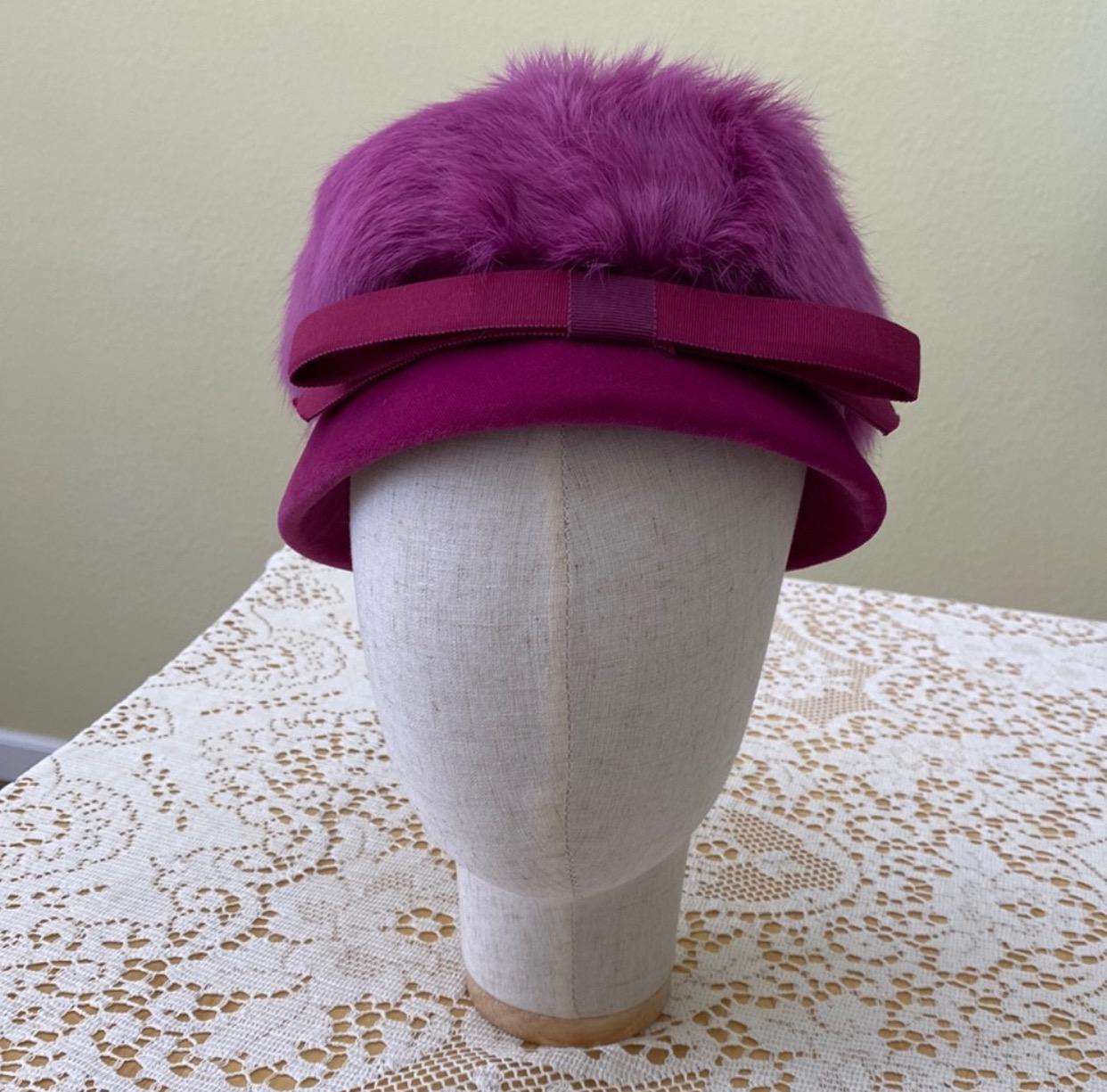 COLORFUL 1960\'s RASPBERRY FELT & FUCHSIA/NAVY  FEATHER HAT WITH RHINESTONE TRIM Fuchsia Church Hat - Etsy main image 2