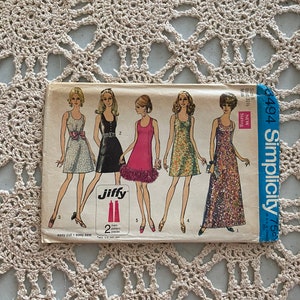Simplicity Pattern 8494 (1969) Misses&#39; Jiffy Dress in Two Lengths, &quot;Simple to Sew&quot; UNCUT