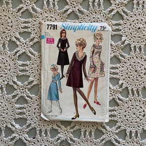 Simplicity Pattern #7791 (1968) Misses&#39; Dress in To Lengths