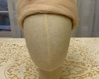 Vintage 1950s Blush Net Pillbox Hat | Veiled Cocktail Hat with Ribbon Bows | Retro Wedding or Garden Party Hat | Mid-Century Millinery
