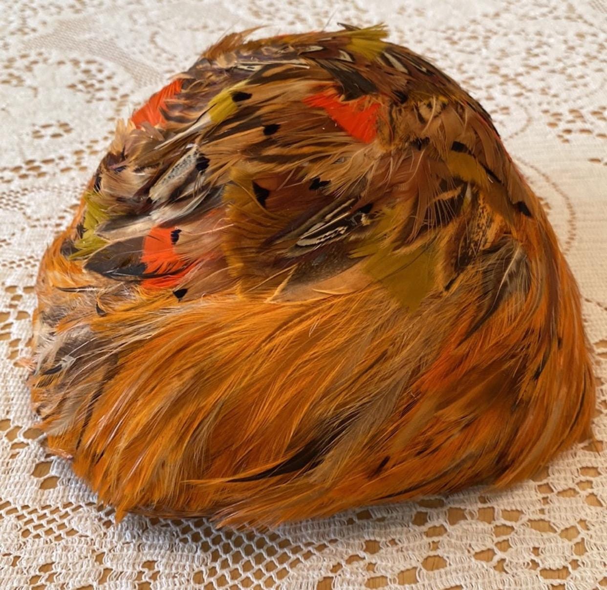 Vintage 1950s–60s Feathered Cocktail Hat — Autumn Tones  display picture 1
