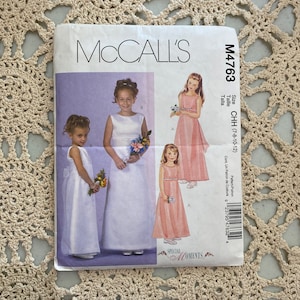 McCall&#39;s Pattern M4763 (2005) Kinder- en meisjesjurken ONGESNEDEN