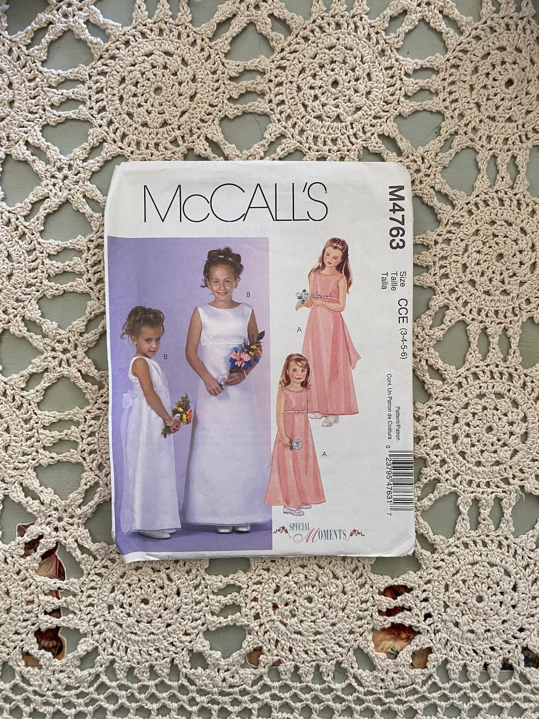 Patron McCALL's M5731KIDS Robe de princesses pour Enfant 3 à 8 ans Patron McCALL's M5731KIDS Robe de princesses pour Enfant 3 à 8 ans