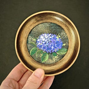 Framed hydrangea painting in 3" gold circular frame