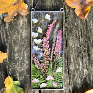 Pressed Flower Suncatcher: Botanical Stained Glass Frame
