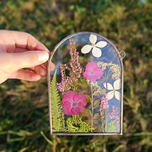 Pressed flower suncatcher, hanging glass decor, stained glass frame, flower art decor, flowers herbarium, original and unique gift