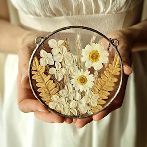Handmade Cottagecore Pressed Flower Frame – Real flowers, Boho Pressed flower art, Unique Floral Home Decor, Gift for Nature Lovers