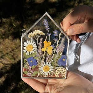 Pressed flower art frame, real wildflower art frame, hanging glass decor, stained glass frame, flower art decor, flowers herbarium