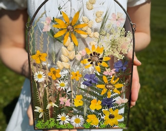 Stained Glass Pressed Flower Art: Botanical Suncatcher