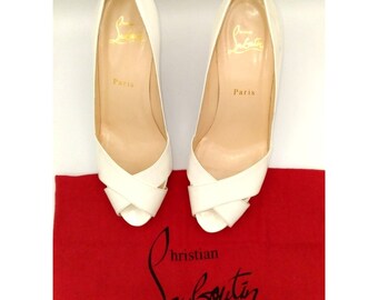 Christian Louboutin Shelly White Patent Leather 90 Peep Toe Pumps Size 7. 1/2