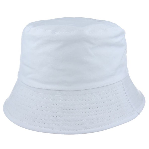 Chapeau seau blanc : coton blanc uni pour une option de couvre-chef propre et intemporelle