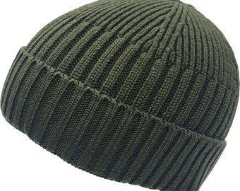 Stylish Short Docket Beanie Hat: Soft Acrylic and Wool Blend, Ideal for Him or Her, a Modern and Comfortable Gift Choice